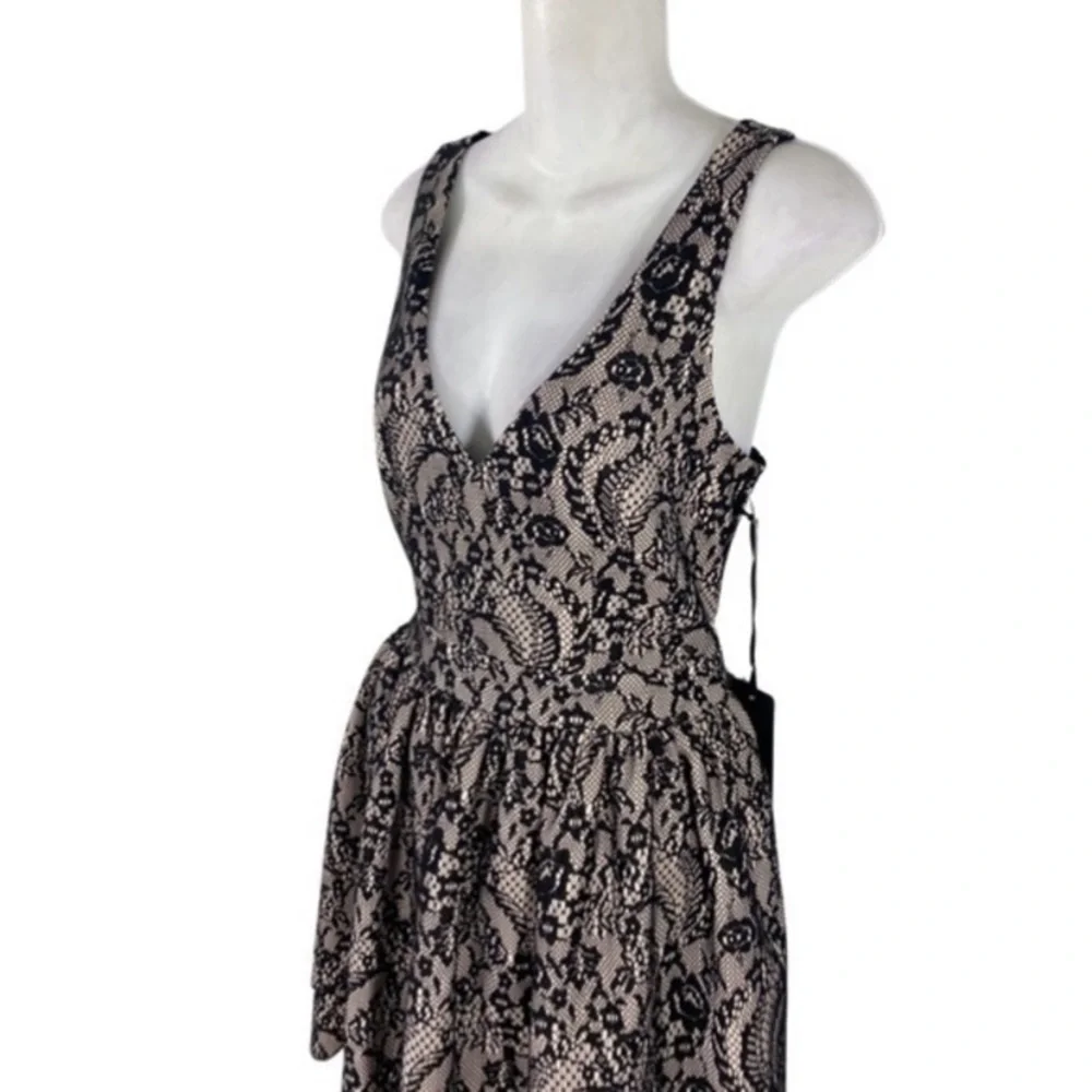 NWT Bebe bonded tiered black nude lace flare dress 8 MM30